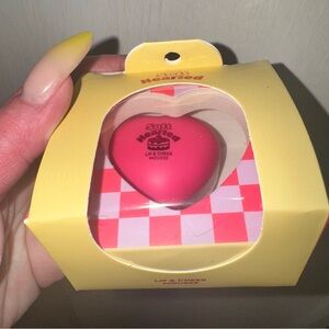 Soft hearted lip & cheek mousse